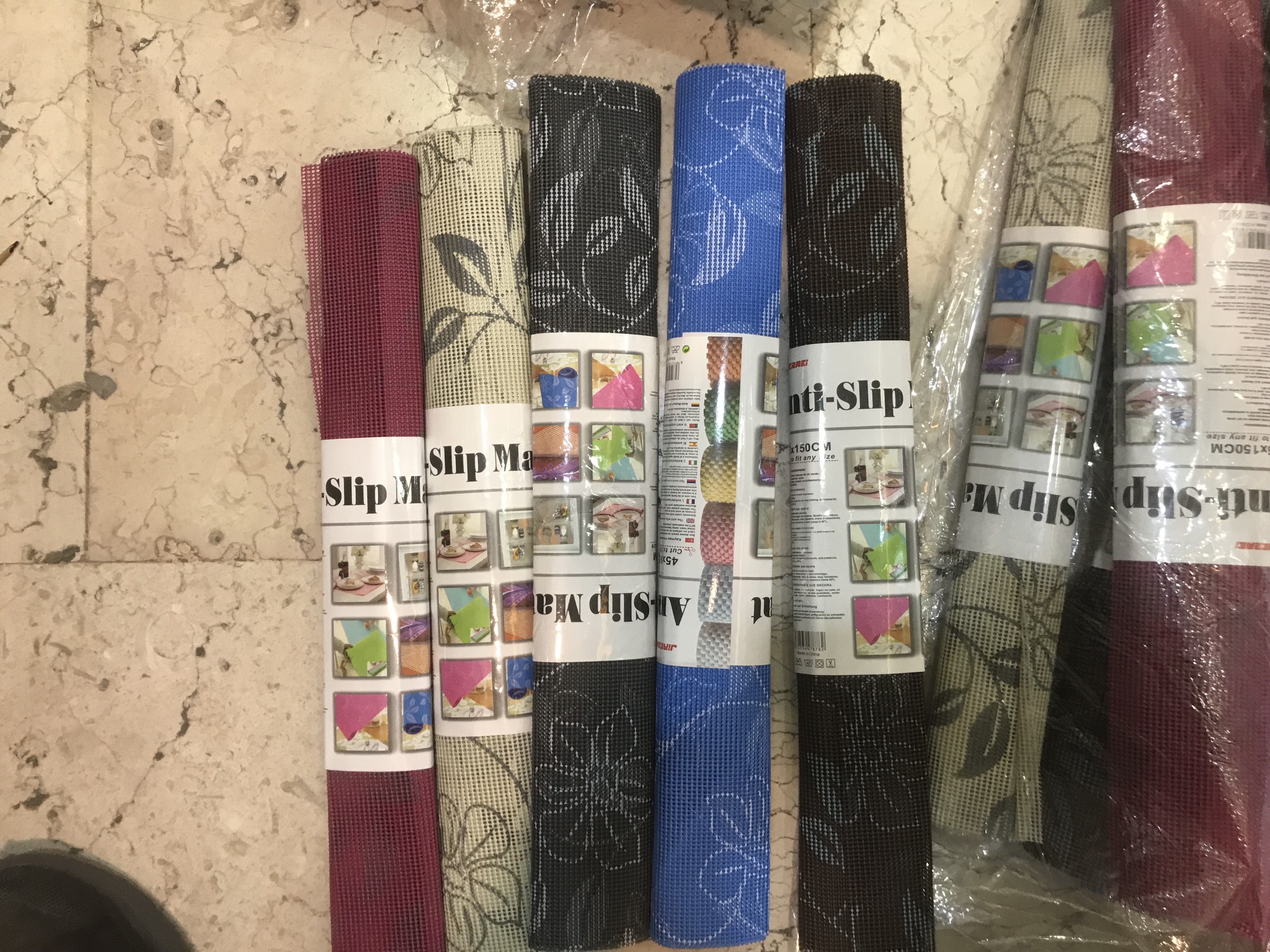 رول داخل کابینت تکی