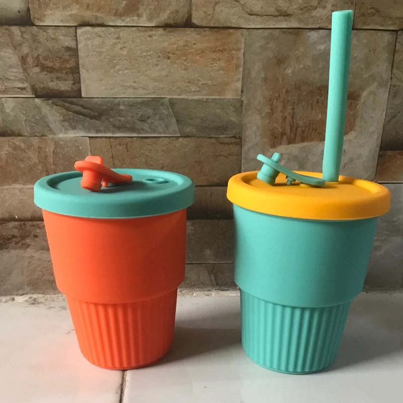 لیوان سیلیکونی مدل نی دار